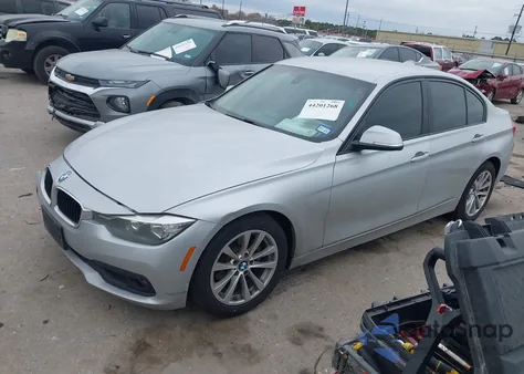 2016 BMW 320I z USA, uszkodzony, nr VIN WBA8E1G50GNT37998